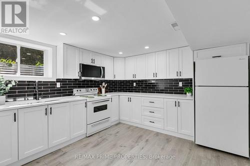 1035 Connery Avenue, Ottawa, ON - Indoor Photo Showing Kitchen