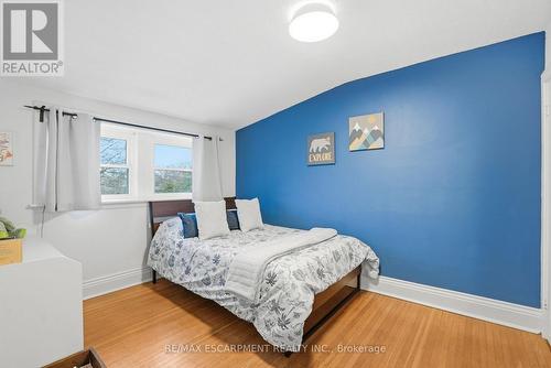 181 Grosvenor Avenue S, Hamilton, ON - Indoor Photo Showing Bedroom