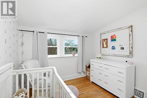 181 Grosvenor Avenue S, Hamilton, ON - Indoor Photo Showing Bedroom