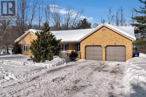 32 HICKORY LANE  Oro-Medonte, ON L0K 1E0