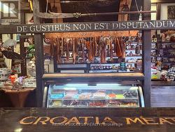 918 DUNDAS STREET E  Mississauga, ON L4Y 4H9