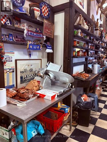 918 Dundas Street E, Mississauga, ON 