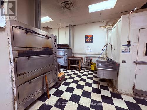 918 Dundas Street E, Mississauga, ON 