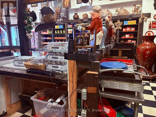 Hot Plate and sandwich grill station - 918 Dundas Street E, Mississauga, ON 