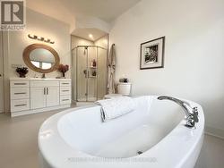 Upper Level Bath with Separate Shower & Soaker Tub - 