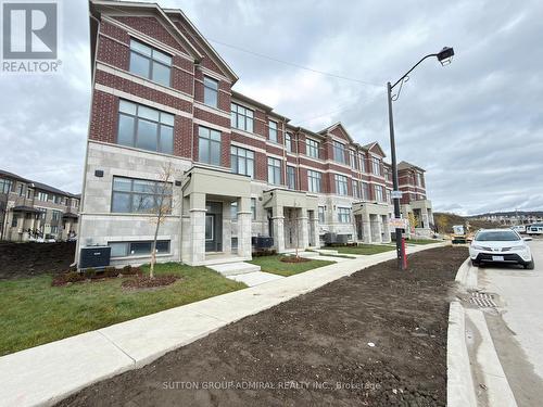 72 LUNAY DRIVE  Richmond Hill, ON L4S 0P2