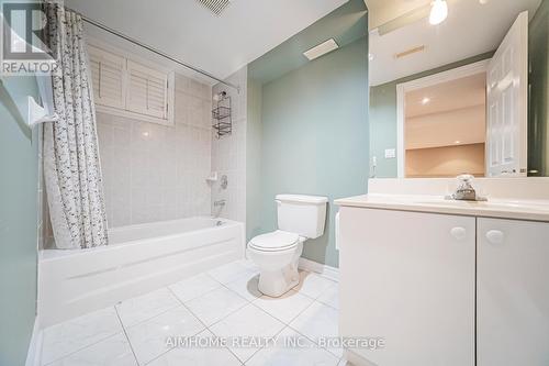 30 Ritter Crescent E, Markham, ON - Indoor Photo Showing Bathroom