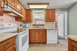 4 Otterdale Cres. Smiths Falls - 