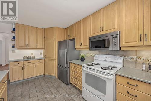 31 Aylen Avenue, Ottawa, ON - Indoor Photo Showing Kitchen