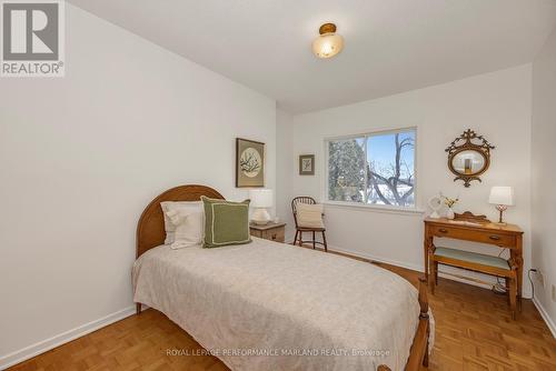 31 Aylen Avenue, Ottawa, ON - Indoor Photo Showing Bedroom