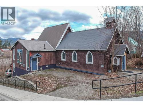 2193 Park Avenue  Lumby, BC V0E 2G0