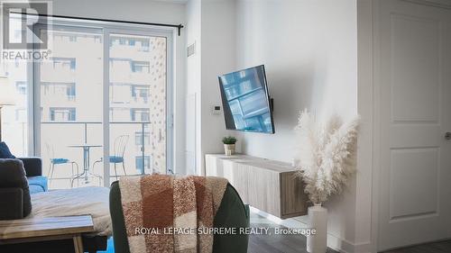 414 - 100 Eagle Rock Way, Vaughan, ON - Indoor