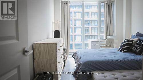 414 - 100 Eagle Rock Way, Vaughan, ON - Indoor Photo Showing Bedroom