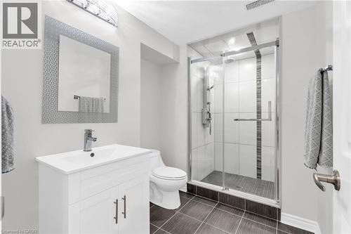 879 Etherington Way, Milton, ON - Indoor Photo Showing Bathroom