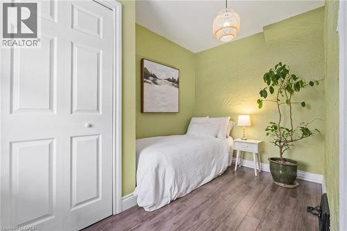 88 Graham Avenue N, Hamilton, ON - Indoor Photo Showing Bedroom