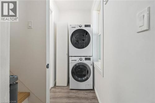 88 Graham Avenue N, Hamilton, ON - Indoor Photo Showing Laundry Room