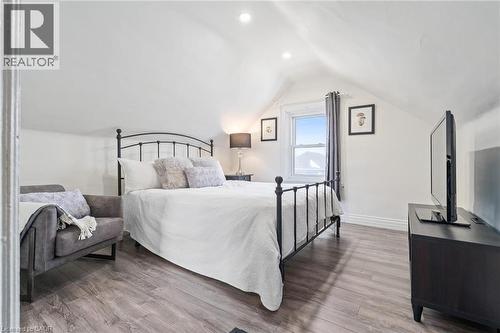 88 Graham Avenue N, Hamilton, ON - Indoor Photo Showing Bedroom