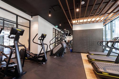 Exercise room - 4105-1245 Rue De Bleury, Montréal (Ville-Marie), QC - Indoor Photo Showing Gym Room