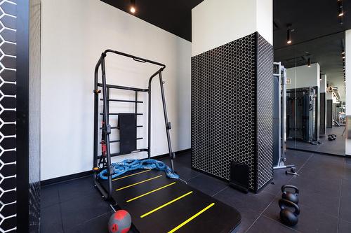 Exercise room - 4105-1245 Rue De Bleury, Montréal (Ville-Marie), QC -  With Exterior