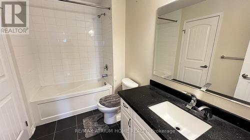 Second Bathroom (4pc) - 2 Forest Grove Lane, Kitchener, ON - Indoor Photo Showing Bathroom