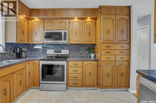 1245 Runciman Crescent N, Regina, SK - Indoor Photo Showing Kitchen