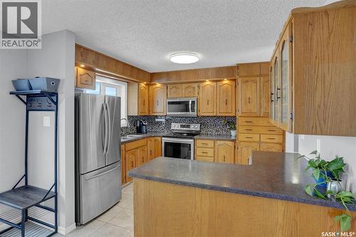 1245 Runciman Crescent N, Regina, SK - Indoor Photo Showing Kitchen