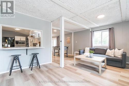 113 River Road E, Wasaga Beach, ON - Indoor Photo Showing Living Room