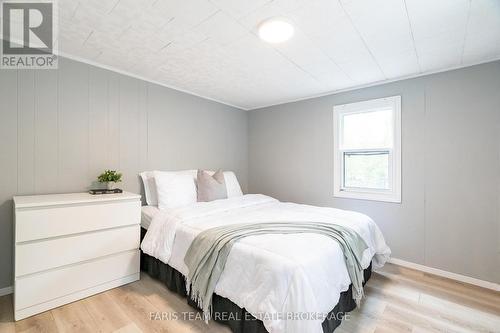 113 River Road E, Wasaga Beach, ON - Indoor Photo Showing Bedroom