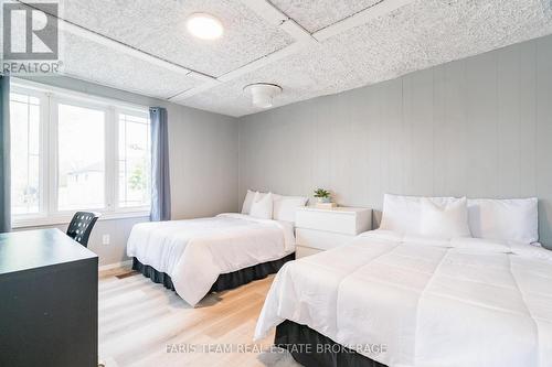 113 River Road E, Wasaga Beach, ON - Indoor Photo Showing Bedroom