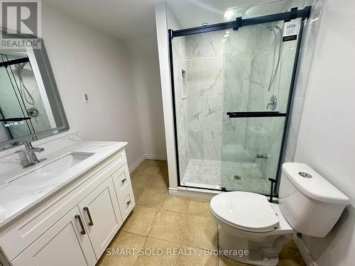 4211 Murray Hill Crescent, Mississauga, ON - Indoor Photo Showing Bathroom