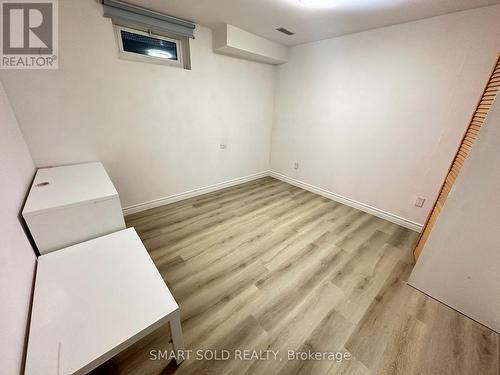 4211 Murray Hill Crescent, Mississauga, ON - Indoor Photo Showing Laundry Room