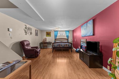 Family room - 90 Rue Du Golf, Lavaltrie, QC 