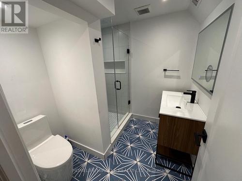 2064 Millway Gate, Mississauga, ON - Indoor Photo Showing Bathroom