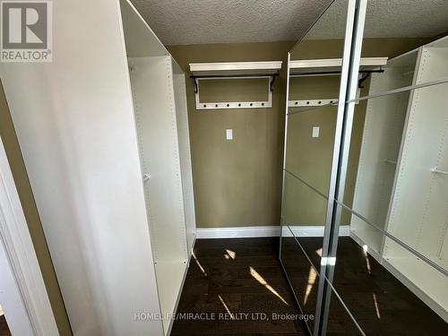 2064 Millway Gate, Mississauga, ON - Indoor