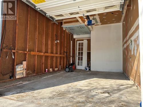 2064 Millway Gate, Mississauga, ON - Indoor Photo Showing Garage