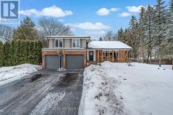 16 BANNISDALE WAY  Hamilton, ON L0R 1H2