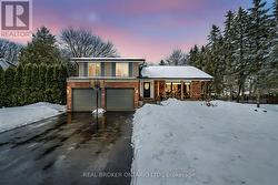 16 BANNISDALE WAY  Hamilton, ON L0R 1H2