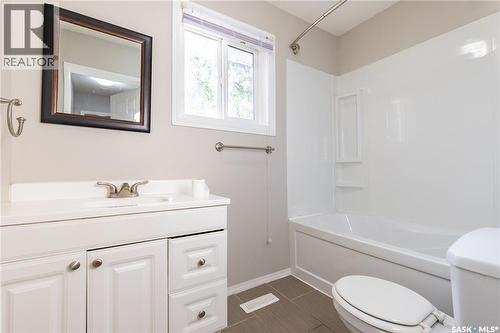 110 Main Street, Dalmeny, SK - Indoor Photo Showing Bathroom
