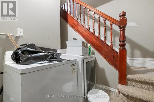 176 Arlington Avenue, Ottawa, ON - Indoor Photo Showing Laundry Room