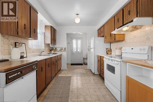 126 Garden Crescent, Hamilton, ON - Indoor Photo Showing Kitchen