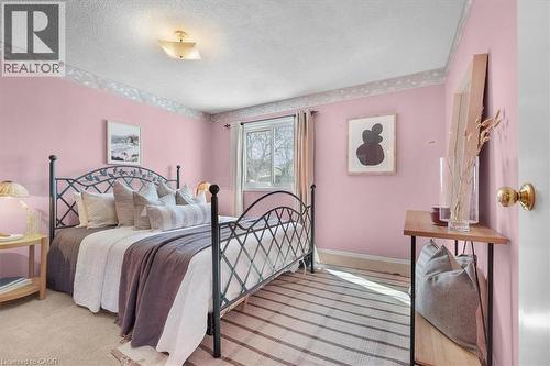 126 Garden Crescent, Hamilton, ON - Indoor Photo Showing Bedroom