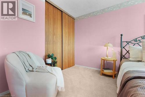 126 Garden Crescent, Hamilton, ON - Indoor Photo Showing Bedroom