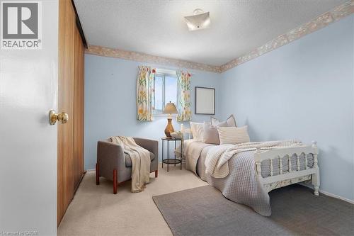 126 Garden Crescent, Hamilton, ON - Indoor Photo Showing Bedroom