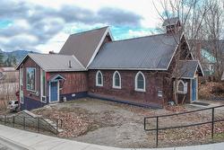 2193 Park Avenue  Lumby, BC V0E 2G0