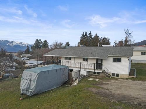 231 9Th Avenue, Creston, BC - Outdoor