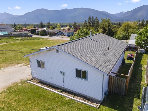 231 9Th Avenue, Creston, BC - Outdoor With View