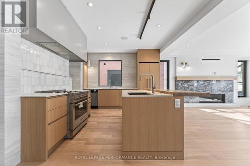 306 Selby Avenue, Ottawa, ON - Indoor Photo Showing Kitchen With Upgraded Kitchen