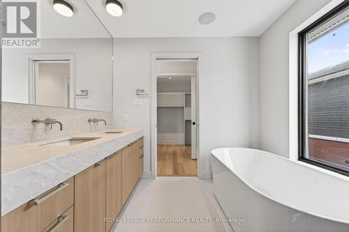 306 Selby Avenue, Ottawa, ON - Indoor Photo Showing Bathroom