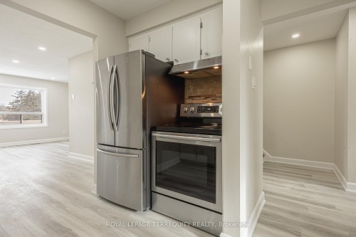 14-1945 Denmar Road, Pickering, ON - Indoor Photo Showing Kitchen