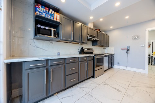 Kitchen - 5741 Av. Blossom, Côte-Saint-Luc, QC - Indoor Photo Showing Kitchen